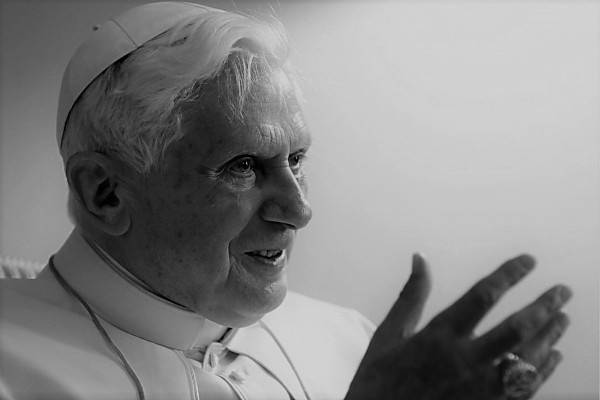 Dziś o godz. 9.34 odszedł do Pana Benedykt XVI